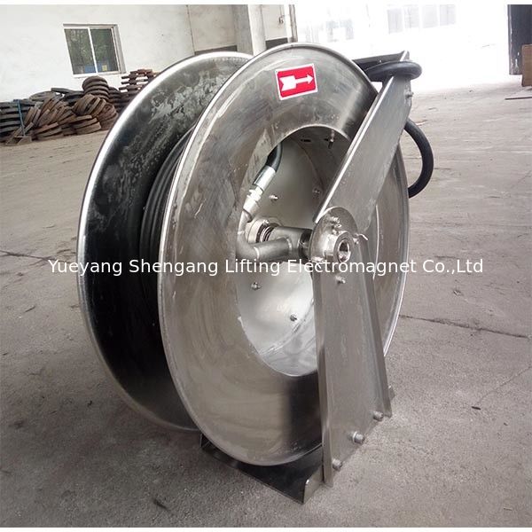 Rust Proof Retractable Hose Reel , Automatic Water Hose Reel Safe Transportation